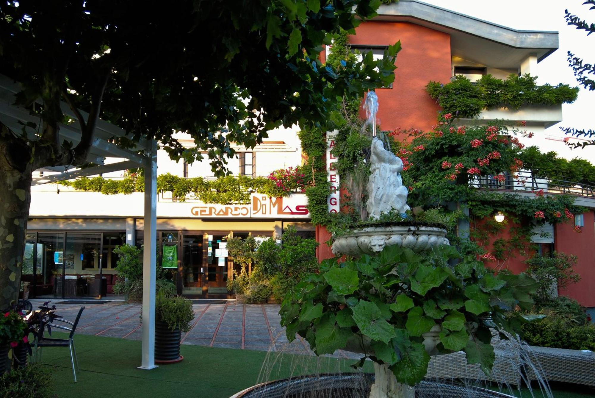 Ristorante Albergo Gerardo Di Masi Caposele Bagian luar foto