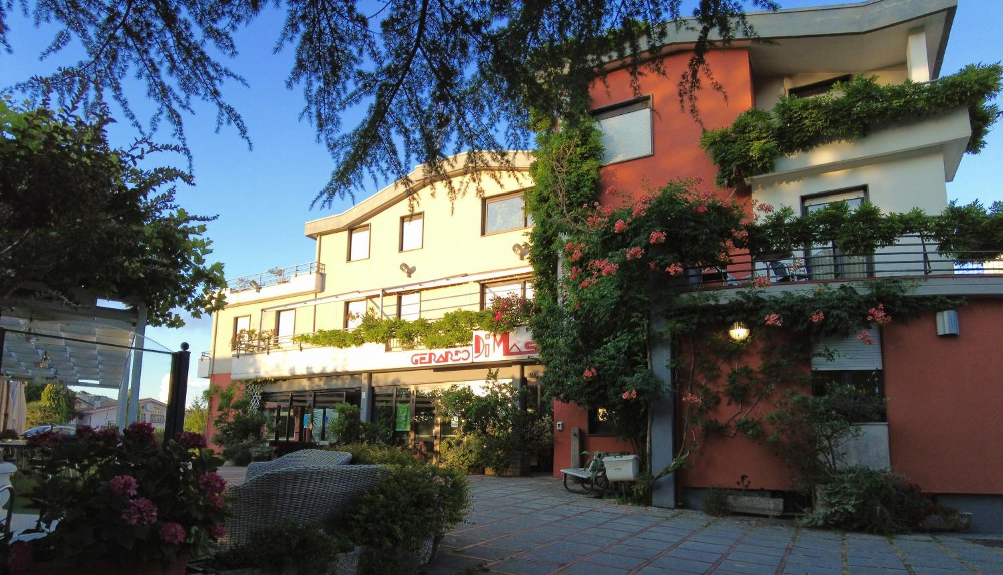 Ristorante Albergo Gerardo Di Masi Caposele Bagian luar foto