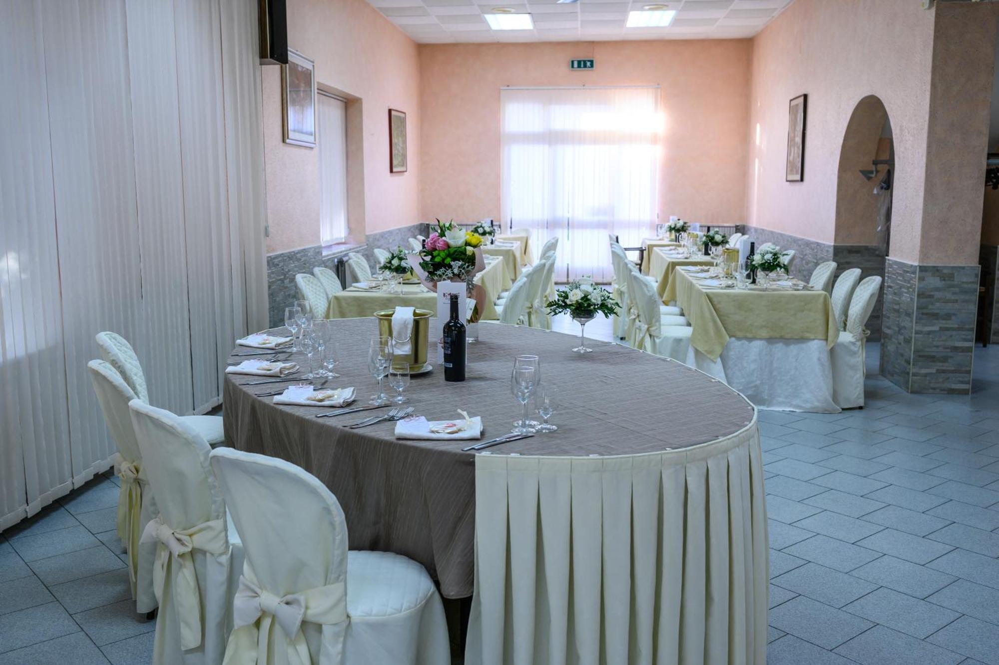 Ristorante Albergo Gerardo Di Masi Caposele Bagian luar foto