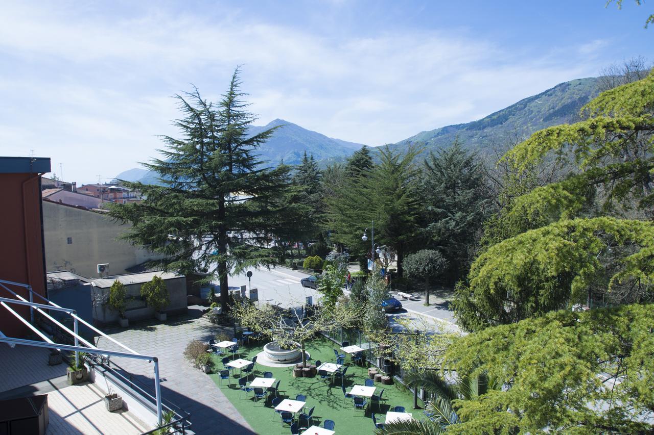 Ristorante Albergo Gerardo Di Masi Caposele Bagian luar foto