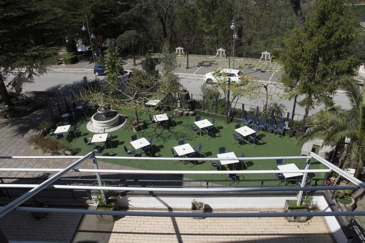 Ristorante Albergo Gerardo Di Masi Caposele Bagian luar foto