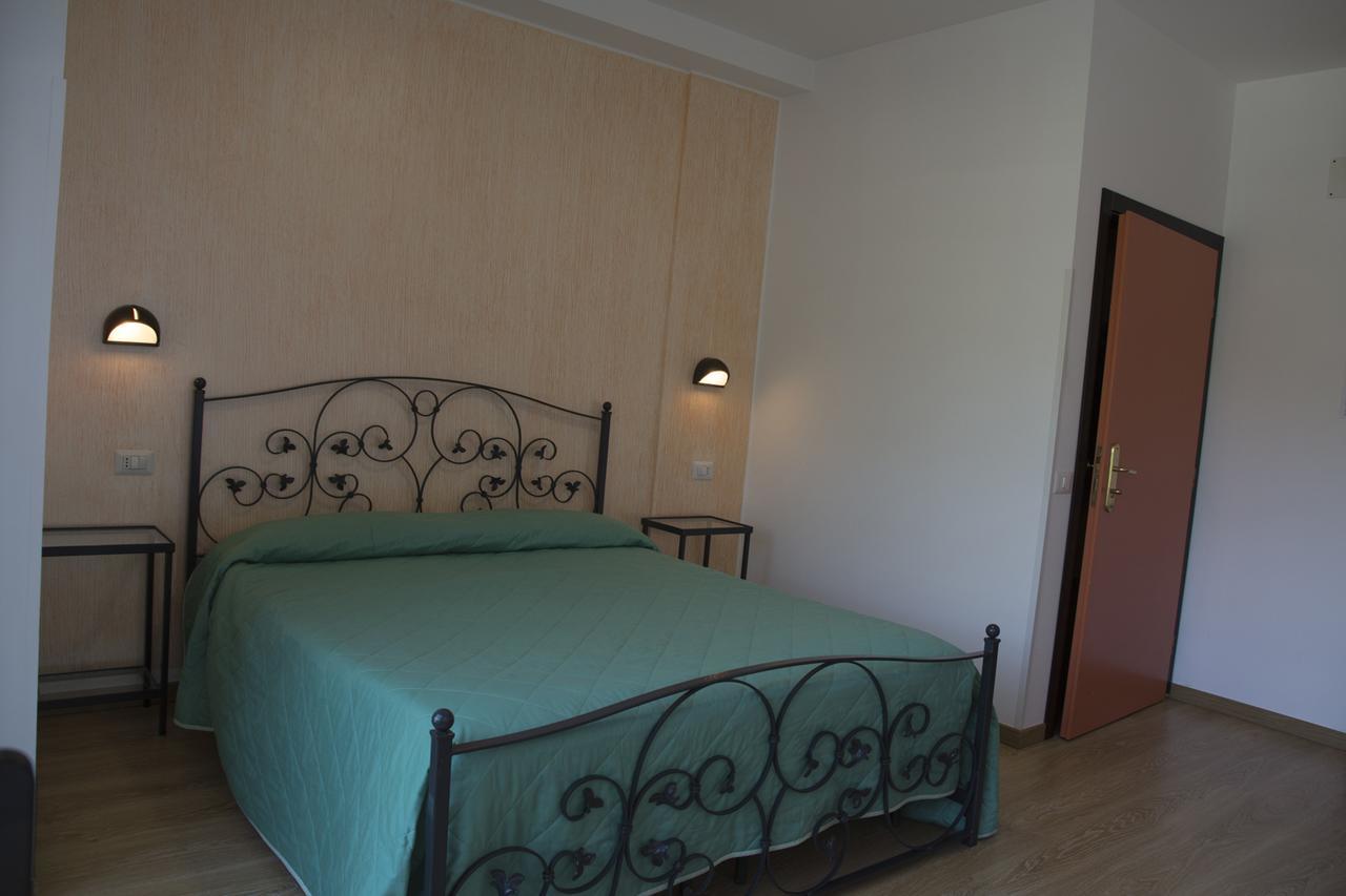 Ristorante Albergo Gerardo Di Masi Caposele Bagian luar foto