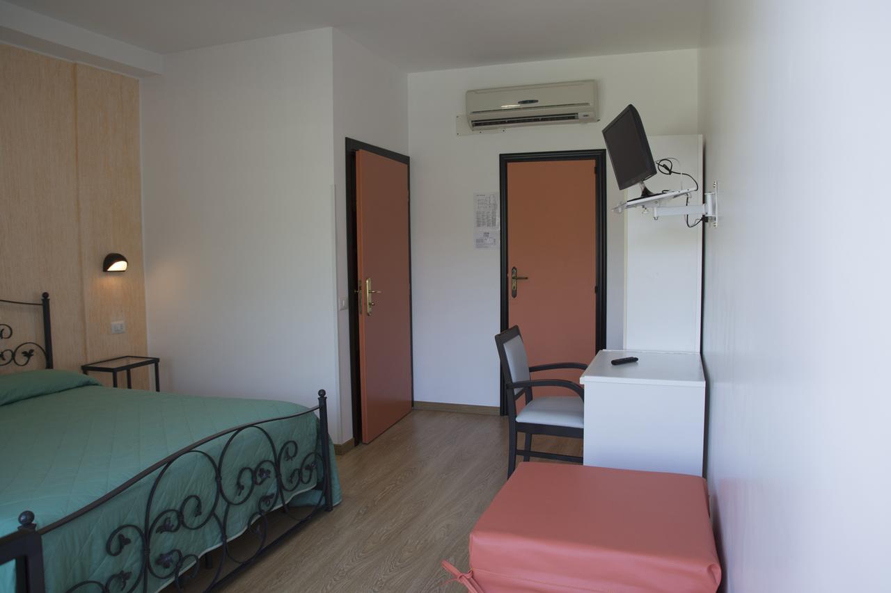 Ristorante Albergo Gerardo Di Masi Caposele Bagian luar foto