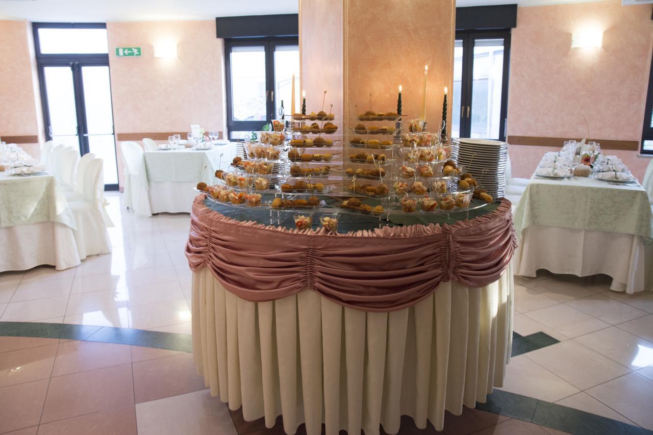 Ristorante Albergo Gerardo Di Masi Caposele Bagian luar foto