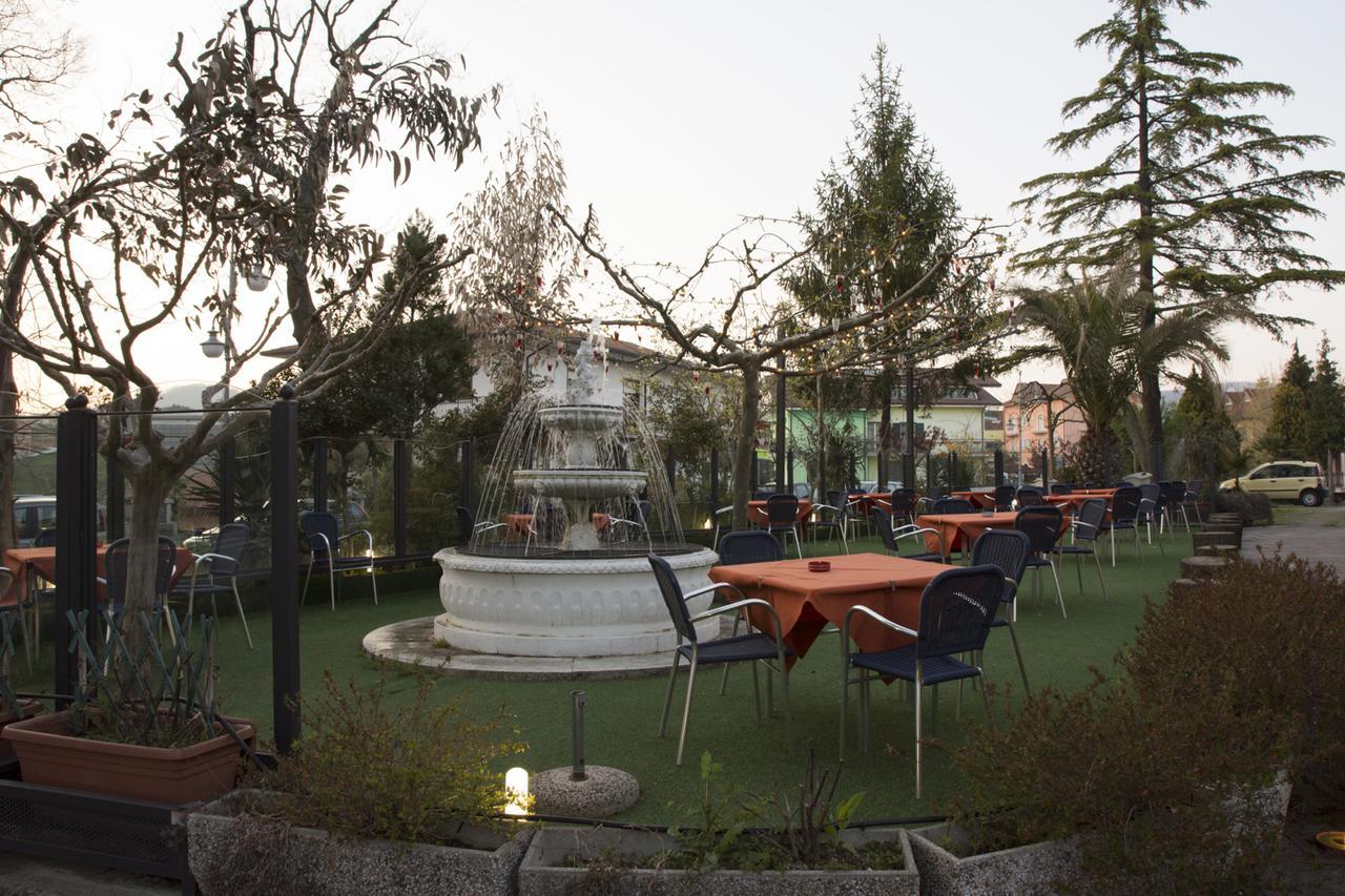 Ristorante Albergo Gerardo Di Masi Caposele Bagian luar foto