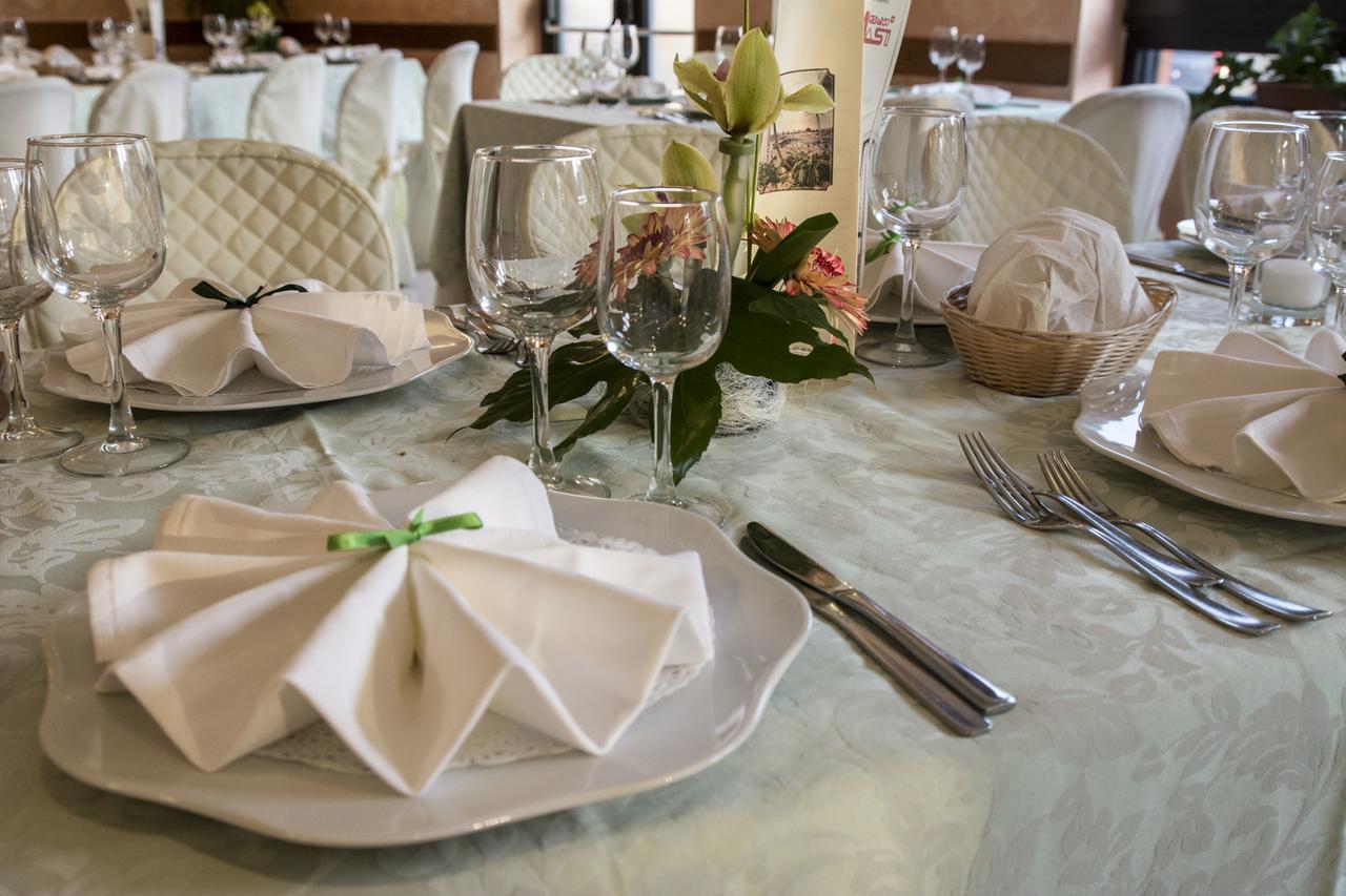 Ristorante Albergo Gerardo Di Masi Caposele Bagian luar foto