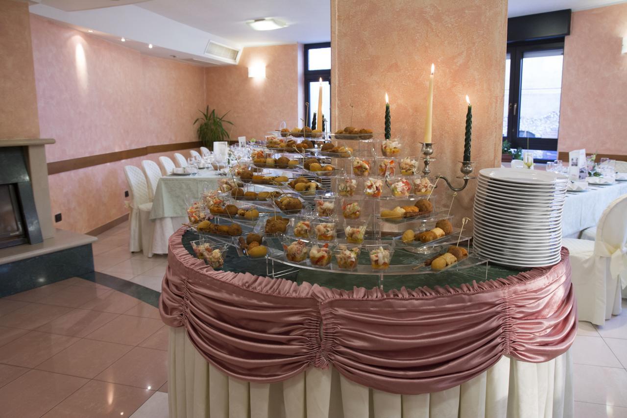 Ristorante Albergo Gerardo Di Masi Caposele Bagian luar foto