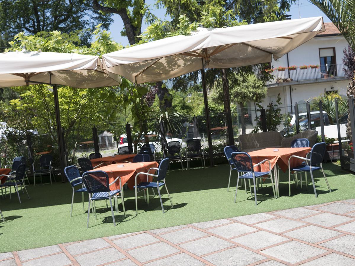 Ristorante Albergo Gerardo Di Masi Caposele Bagian luar foto